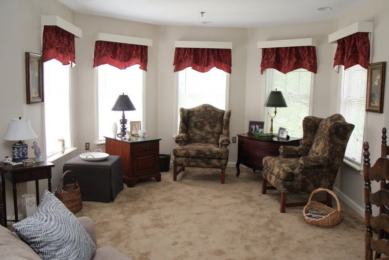 kensington park senior living highlands home tour millies suite living room
